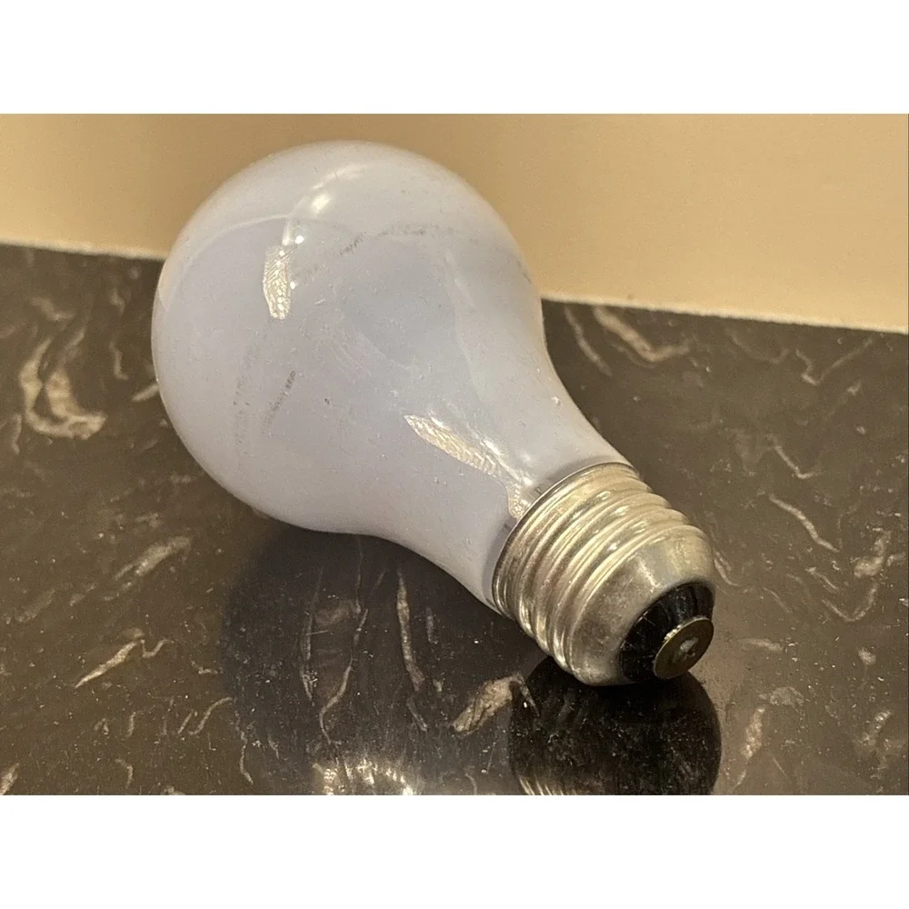 Sylvania 75w DayLight Bulbs A19- 2 Pack- 8 Bulbs